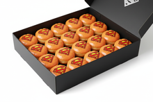 Afbeelding in Gallery-weergave laden, 20 Superman donuts in doos