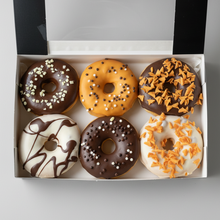 Afbeelding in Gallery-weergave laden, 6 donuts in zwarte doos