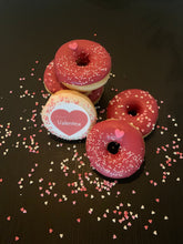 Afbeelding in Gallery-weergave laden, Valentijns donutbox groot 6 stuks