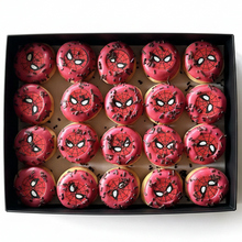 Afbeelding in Gallery-weergave laden, Spider-Man mini donuts in open zwarte box - overhead