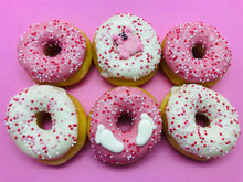 Afbeelding in Gallery-weergave laden, Mini Donut Box 'Welcome Baby''