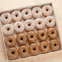 Afbeelding in Gallery-weergave laden, 20 Mini Donuts Wit-Lichtbruin

