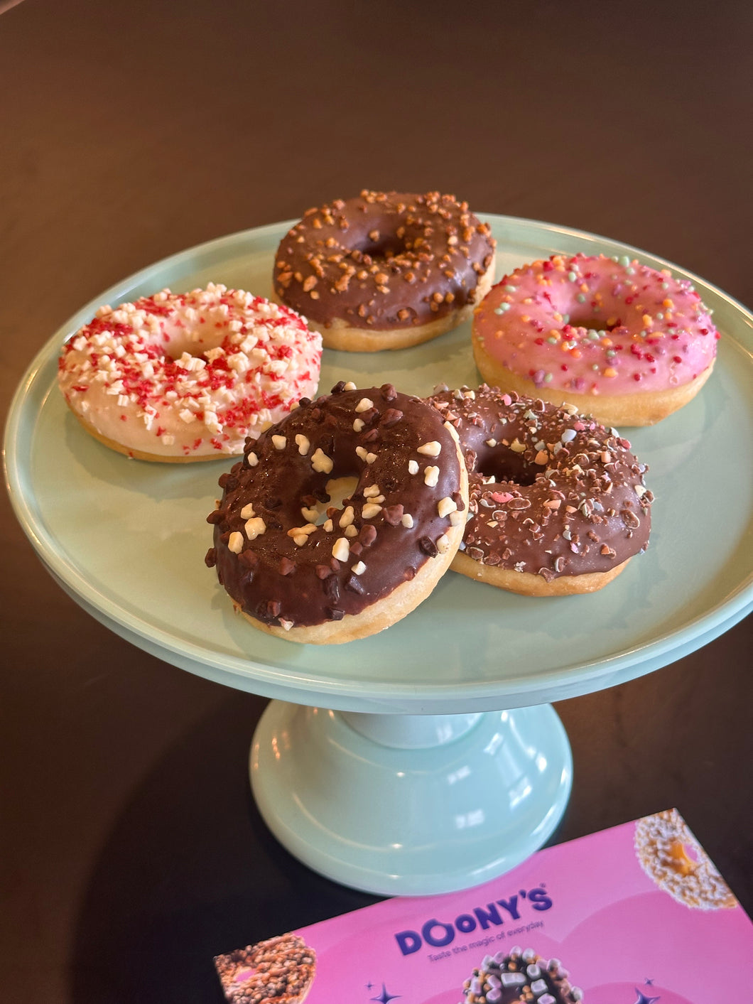 DOONY'S wonder mix box