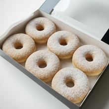 Afbeelding in Gallery-weergave laden, Donutdoos met gesuikerde donuts
