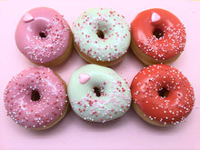 Afbeelding in Gallery-weergave laden, Mini Donut Box &#39;Liefde&#39;
