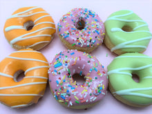 Afbeelding in Gallery-weergave laden, Mini Donut Box + wenskaart &#39;Happy Birthday&#39;
